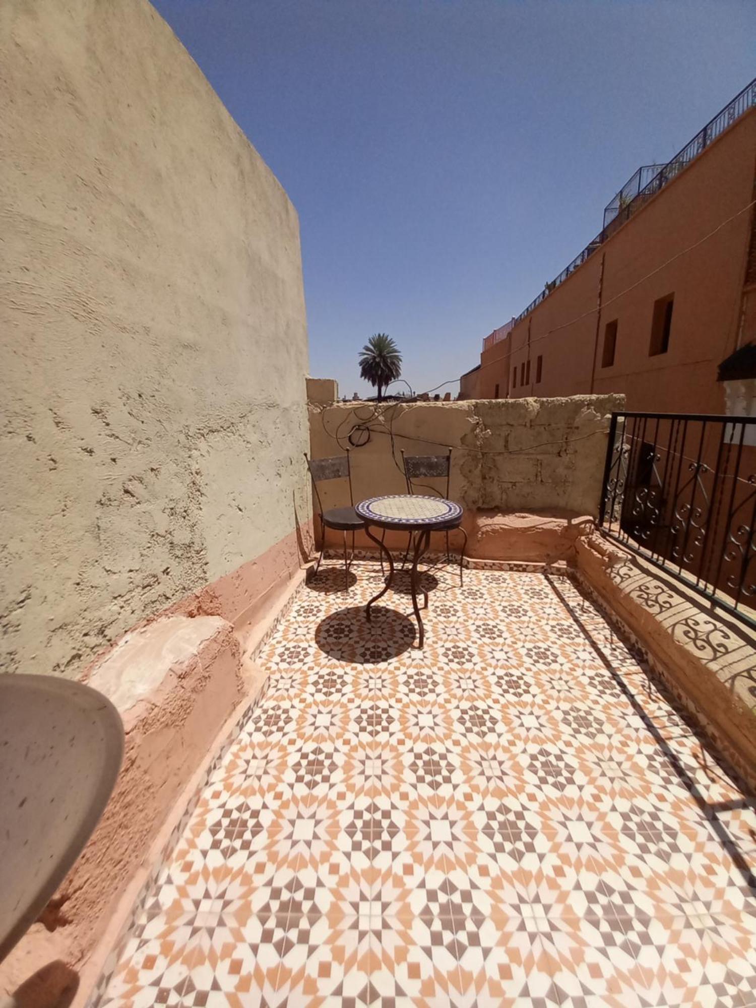 Juli'S Bed & Breakfast Marrakesh Bagian luar foto
