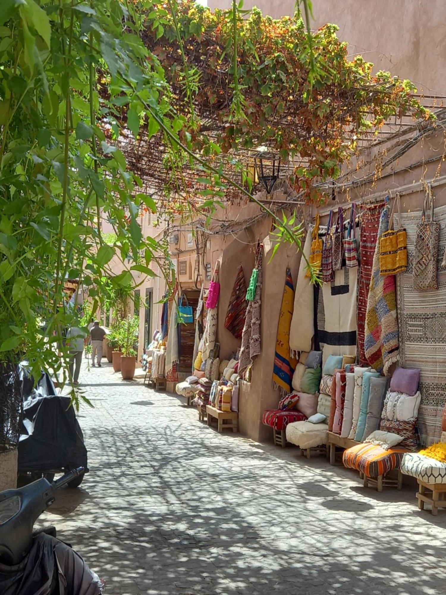 Juli'S Bed & Breakfast Marrakesh Bagian luar foto
