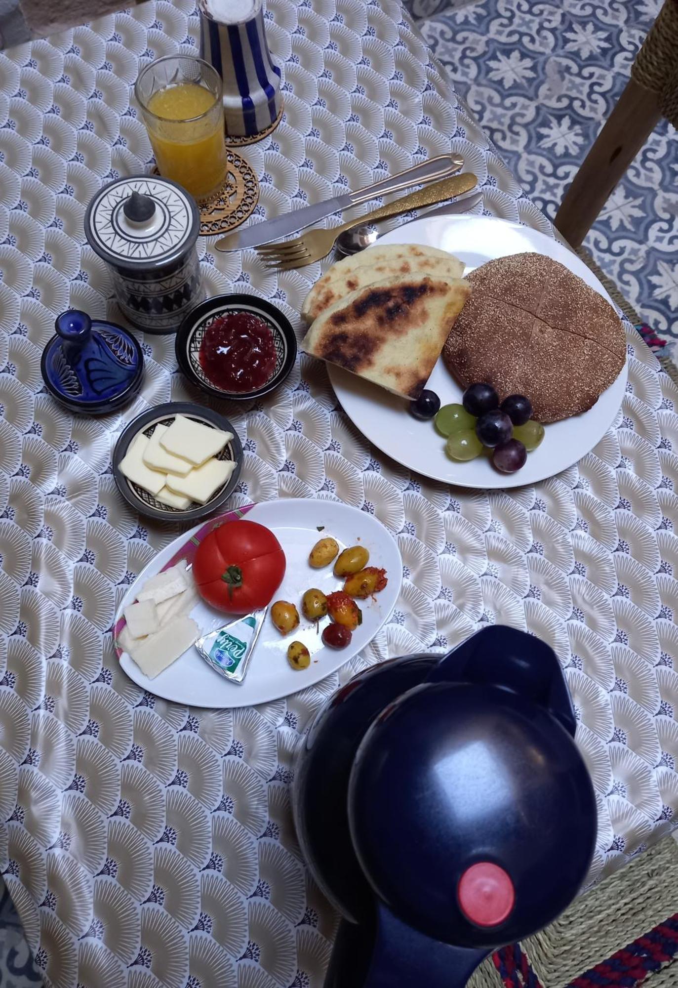 Juli'S Bed & Breakfast Marrakesh Bagian luar foto